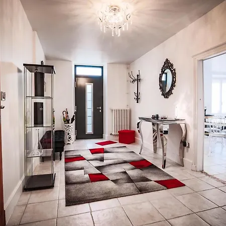 Chez Louis Le Tonnelier First